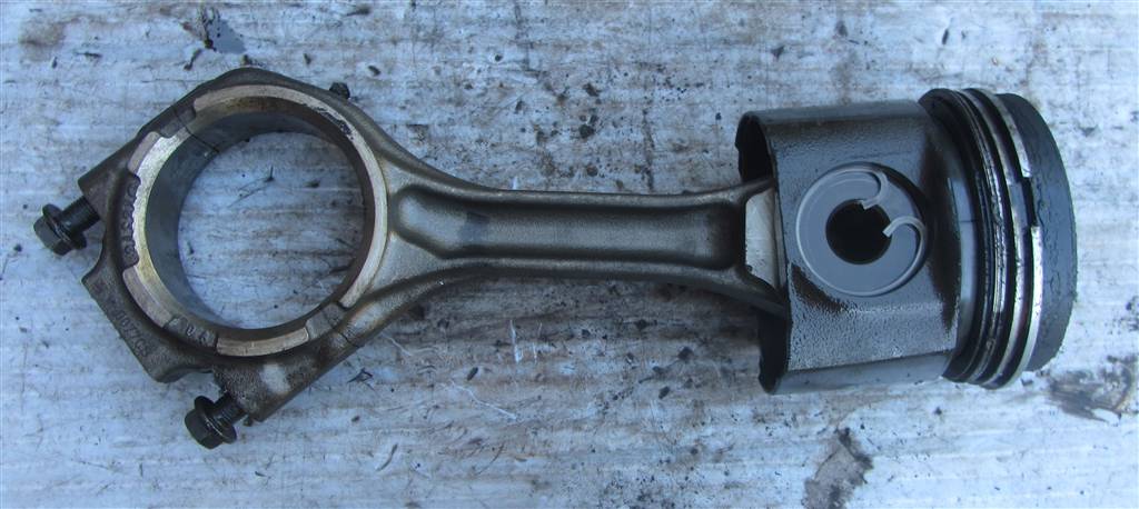 Поршень с шатуном для DAF Xf 105  1736766