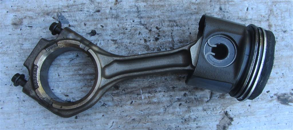 Поршень с шатуном для DAF Xf 105  1736766