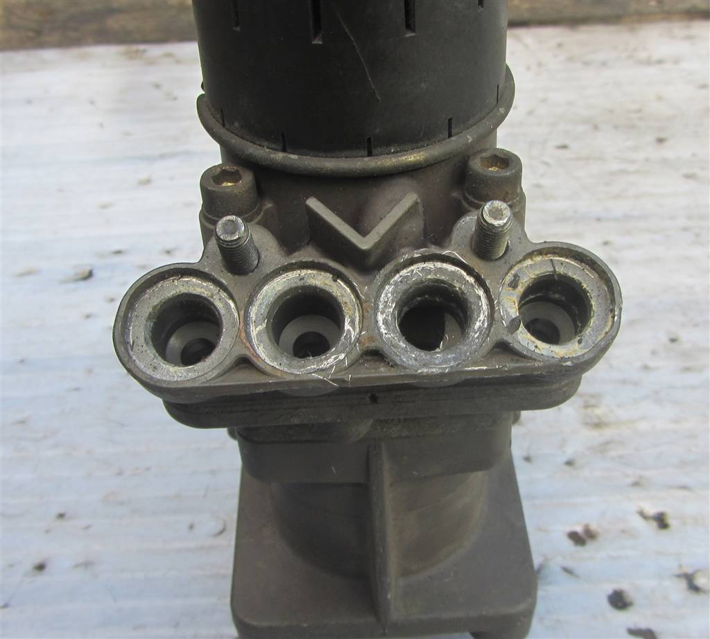 Кран главный тормозной для Renault Magnum DXI 5010633320