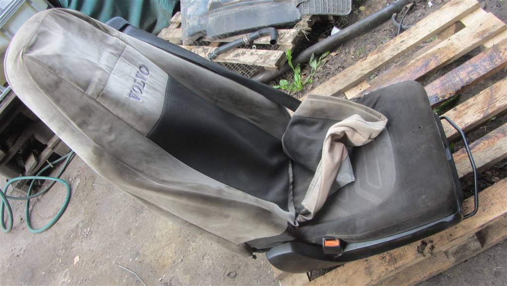 Сиденье водительское для DAF Xf 105  1796629