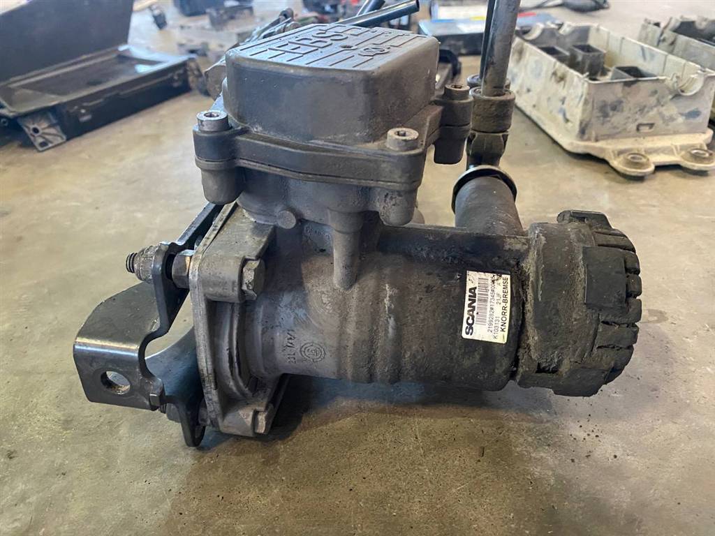 Кран управления тормозами прицепа для Scania 6-series 2199282
