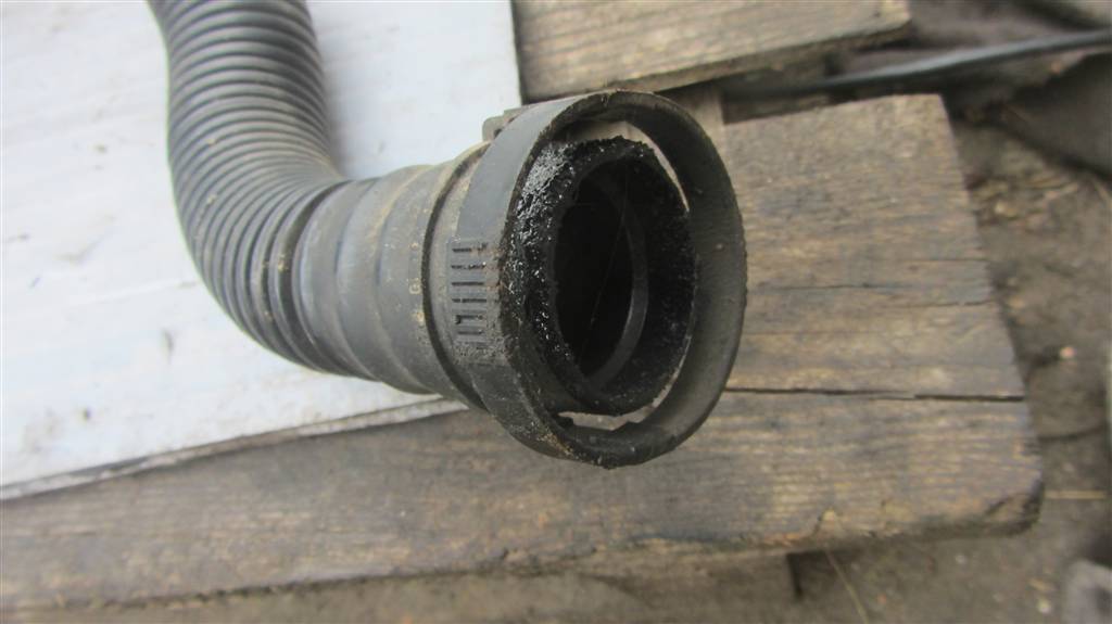 Маслозаливная горловина для MAN TGX 81018100028