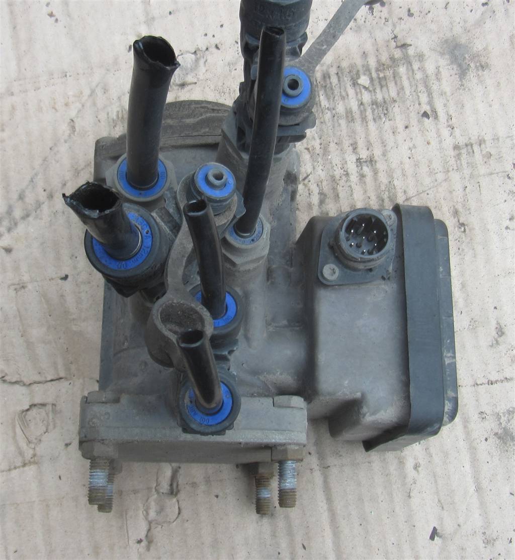 Кран управления тормозами прицепа для Renault Magnum DXI 21122038