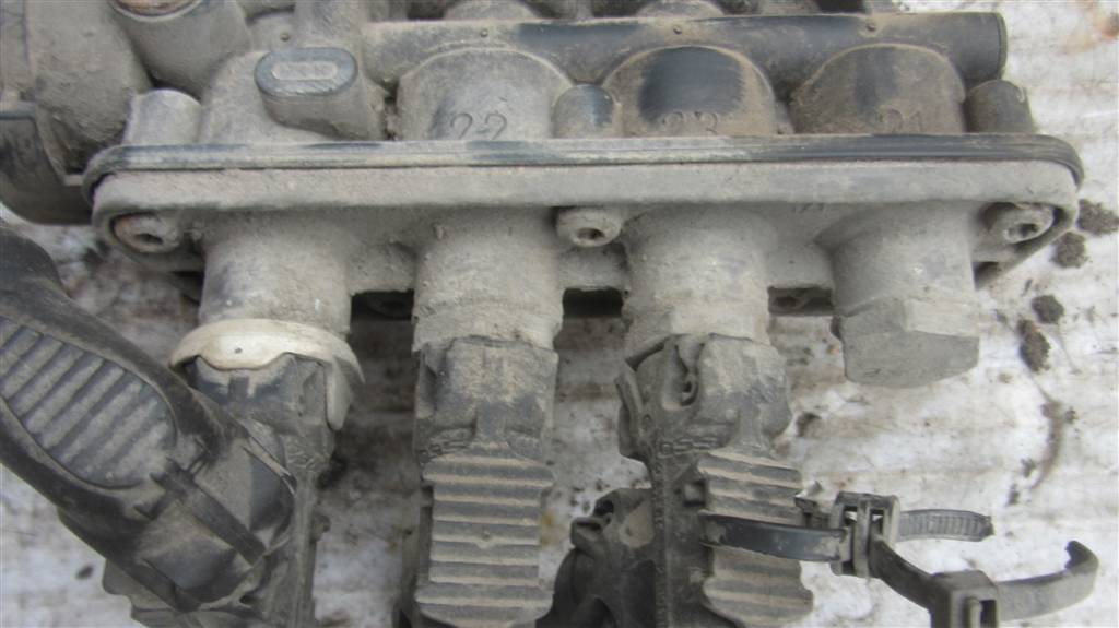 Кран уровня подвески для Renault Magnum DXI 21083660