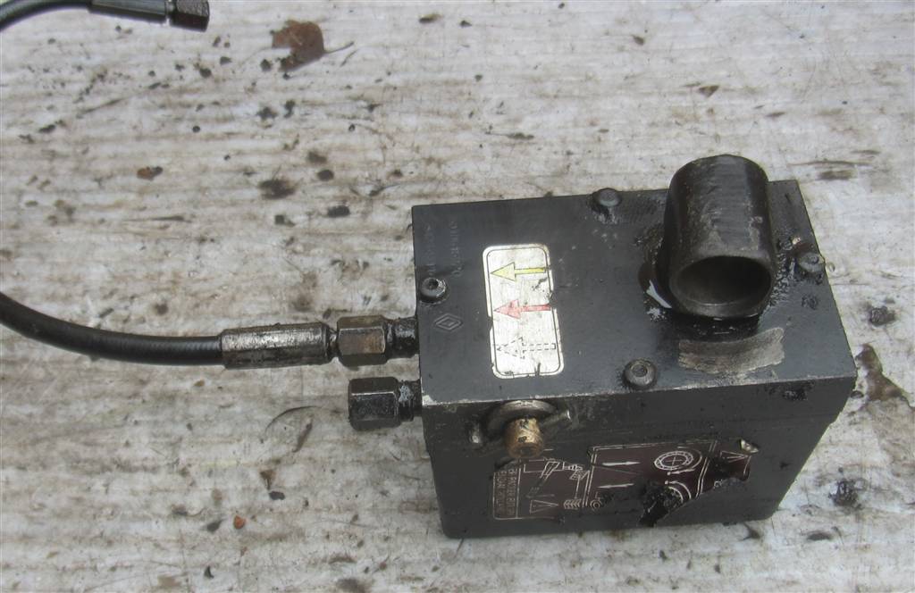 Насос подъёма кабины для Renault Magnum DXI 5010615920