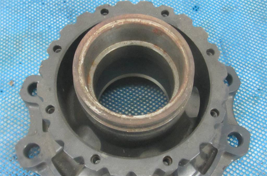 Ступица передняя для Renault Magnum DXI 7421022433