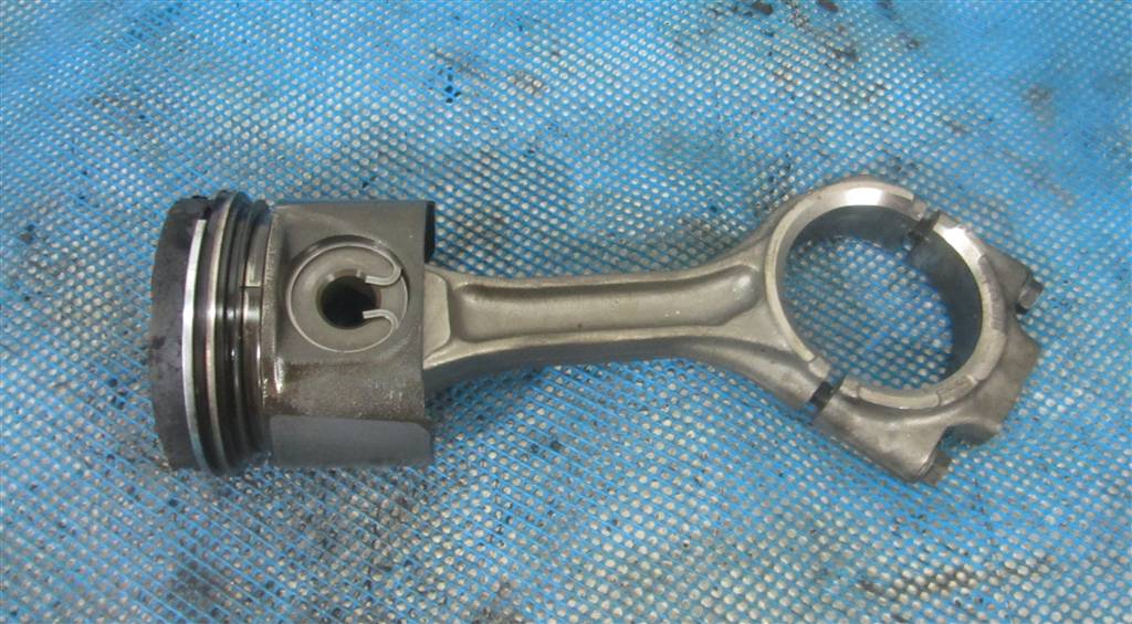 Поршень с шатуном для DAF Xf 105  1736766