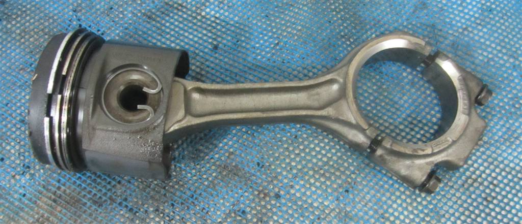 Поршень с шатуном для DAF Xf 105  1736766