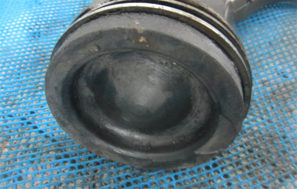 Поршень с шатуном для DAF Xf 105  1736766