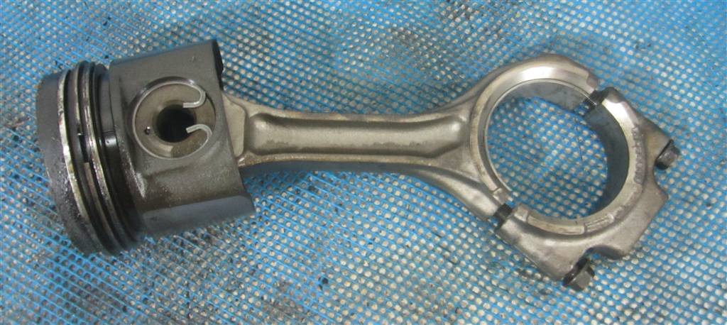 Поршень с шатуном для DAF Xf 105  1736766