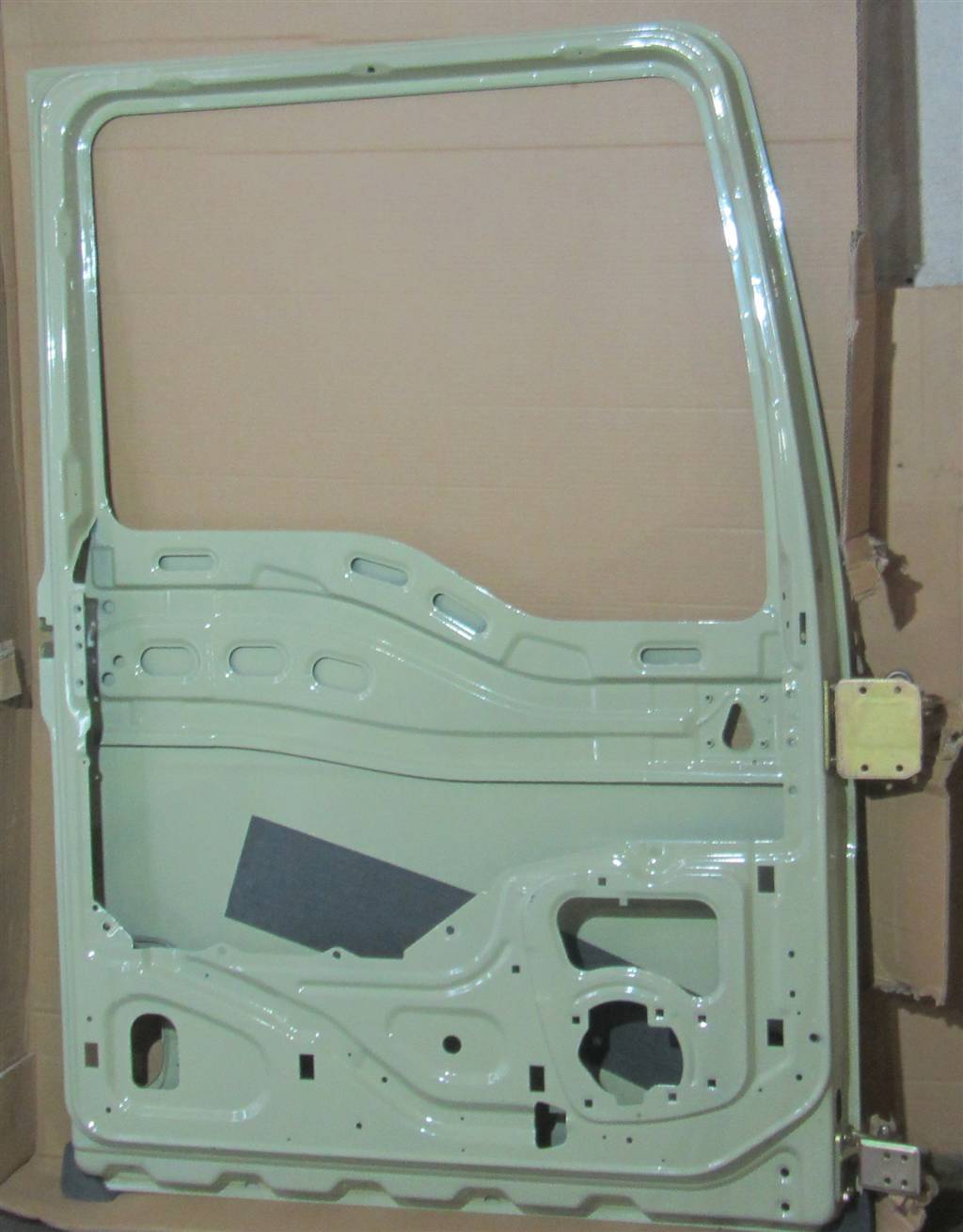 Дверь передняя левая для MAN TGX 81626004129