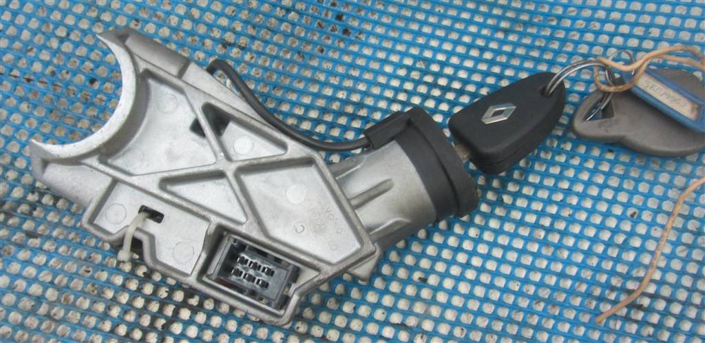 Замок зажигания для Renault Magnum DXI 5010590596