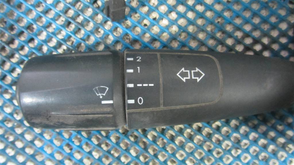 Переключатель подрулевой (стрекоза) для DAF Xf 105  1811123