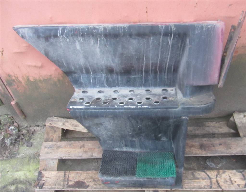 Лестница кабины правая для МАЗ 5440 6430-8405024-010