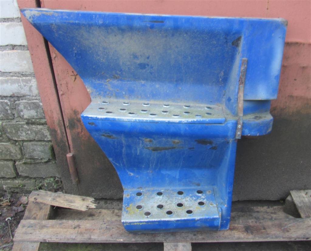 Лестница кабины правая для МАЗ 5440 6430-8405024-010