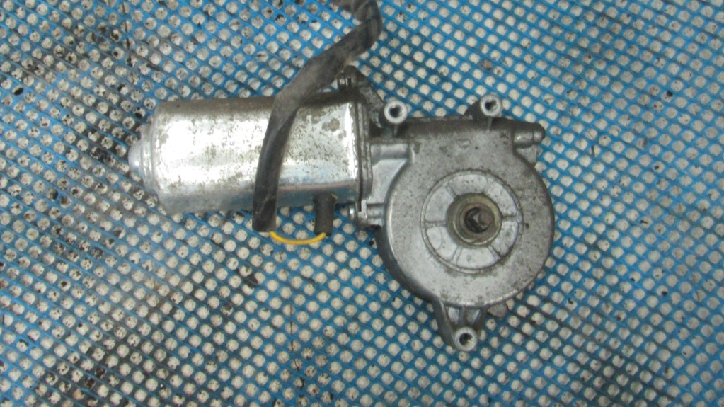 Моторчик стеклоподъемника для Renault Magnum DXI 7420862585