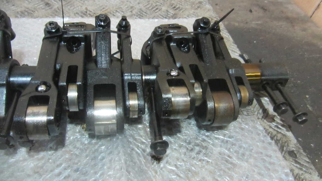 Ось коромысел для Renault Magnum DXI 7421534995