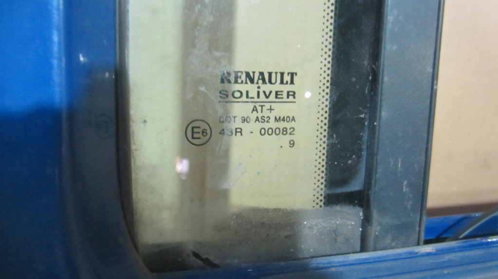 Стекло двери передней правой для Renault Magnum DXI 7421011922