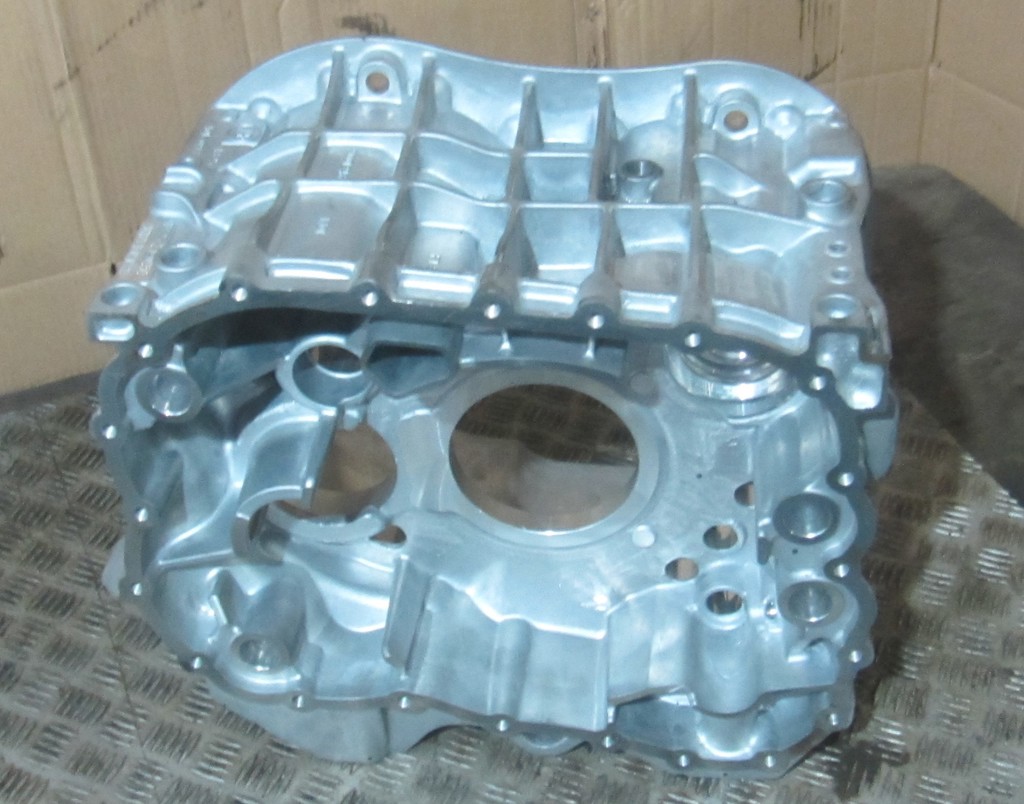 Корпус КПП (колокол) для DAF Xf 105  1325298021