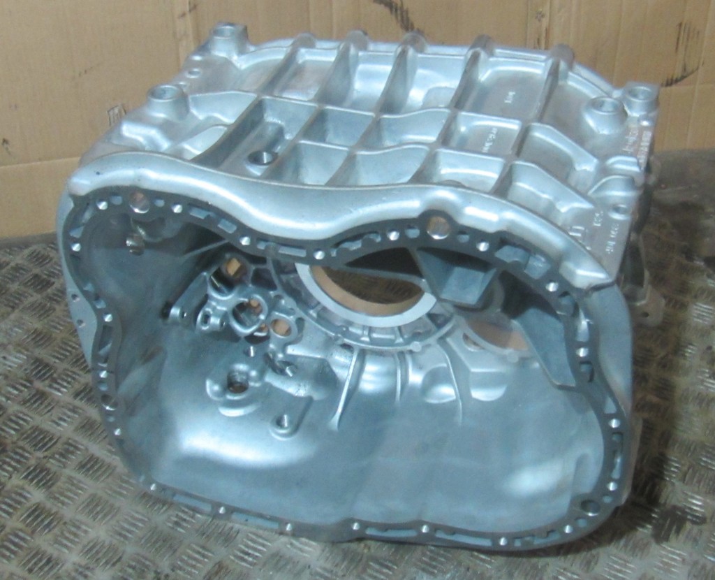 Корпус КПП (колокол) для DAF Xf 105  1325298021