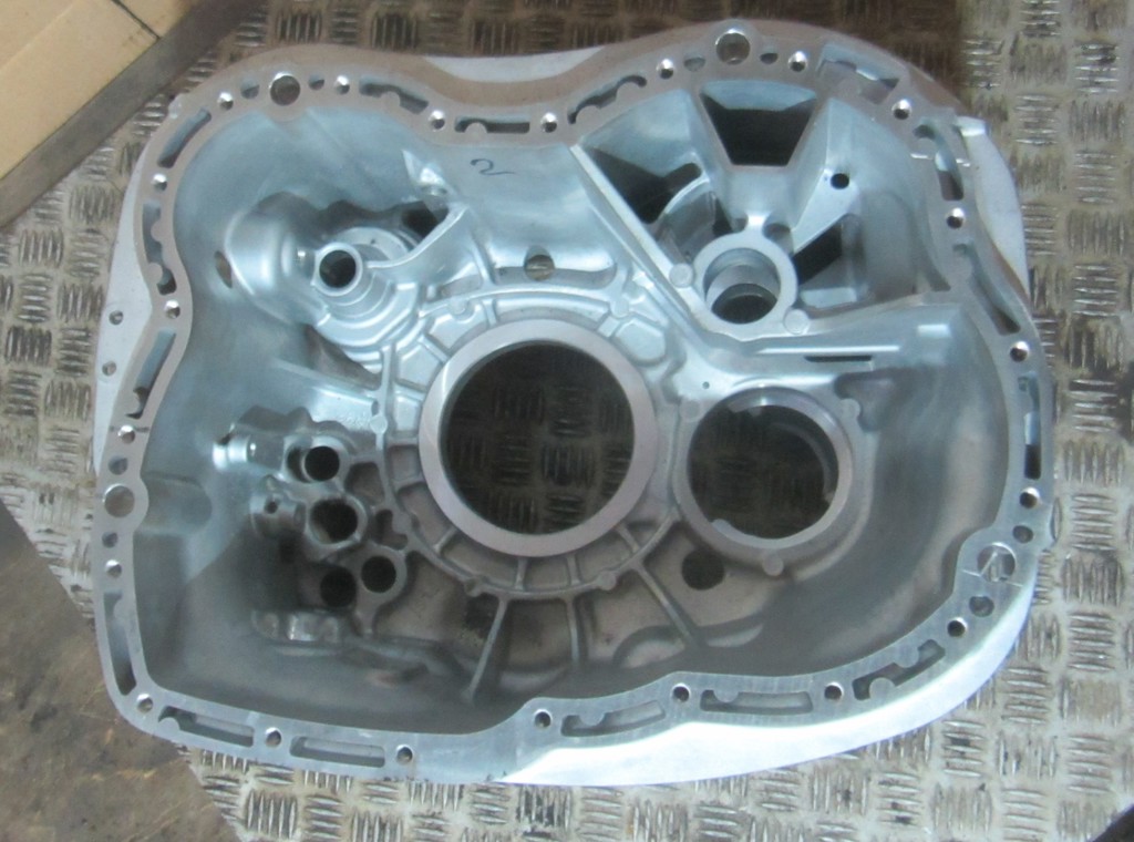 Корпус КПП (колокол) для DAF Xf 105  1325298021