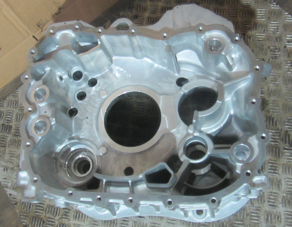 Корпус КПП (колокол) для DAF Xf 105  1325298021