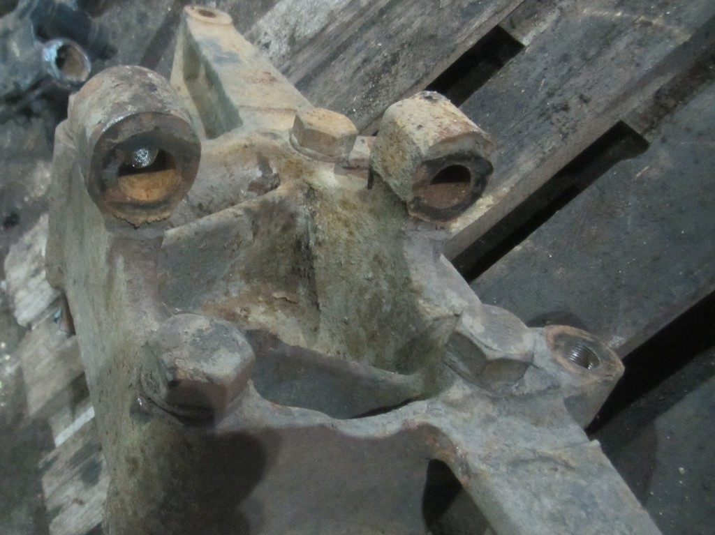 Кронштейн крепления пневмоподушки для МАЗ 5440 64302933008