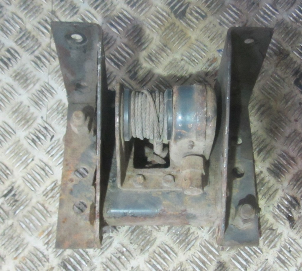 Кронштейн запасного колеса для Renault  Midlum