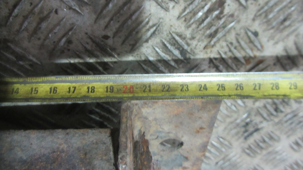 Кронштейн запасного колеса для Renault  Midlum