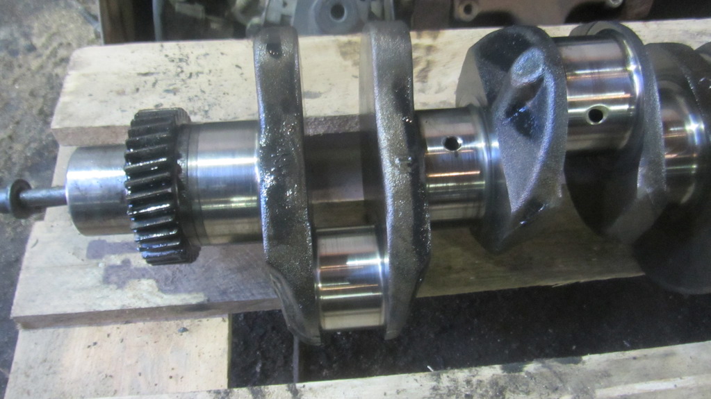 Коленчатый вал двигателя для Renault  Midlum 258652