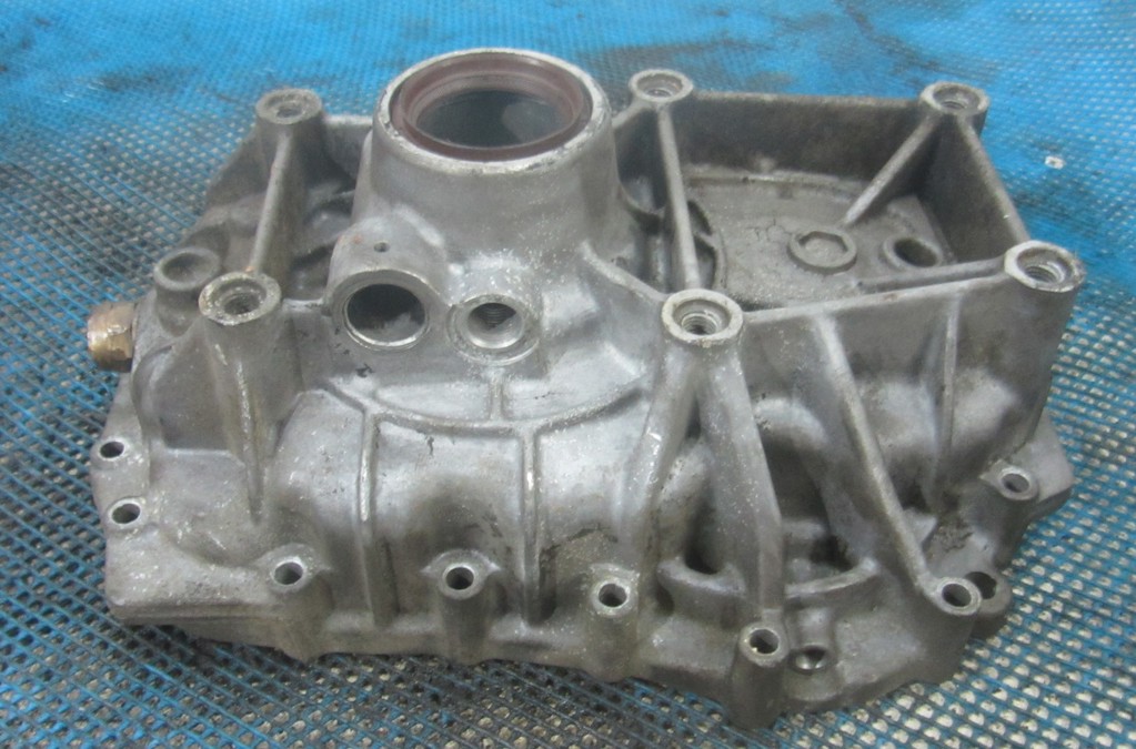 Корпус КПП (колокол) для МАЗ 4370 1307401252