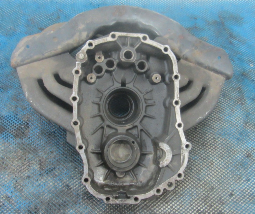 Корпус КПП (колокол) для Mercedes Atego 1307401188