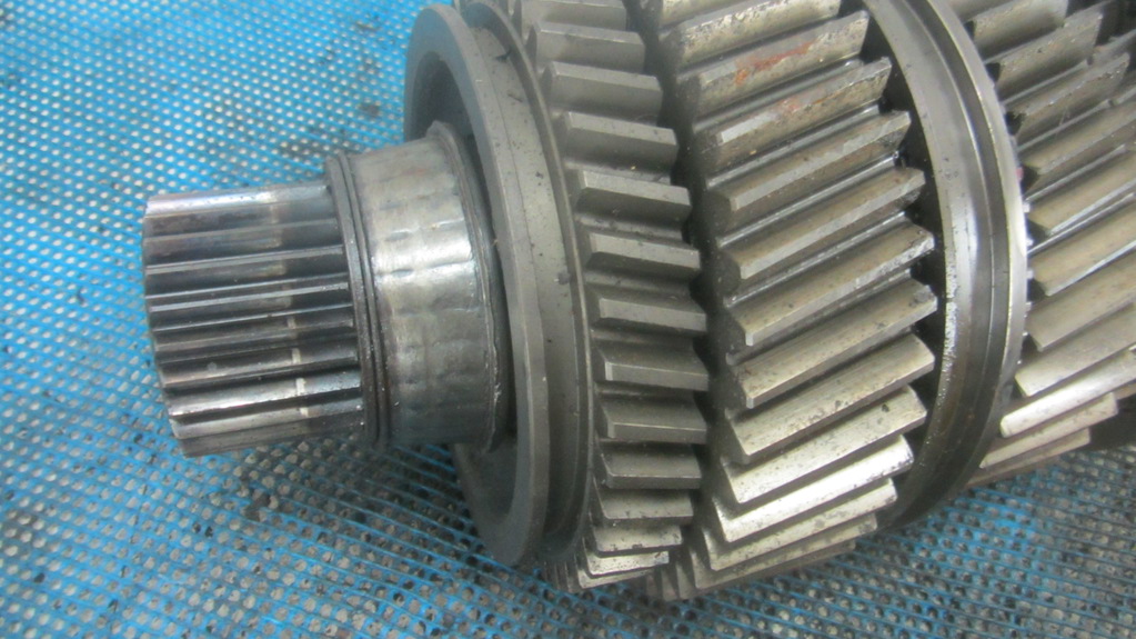 Вал КПП (АКПП, раздатки) для MAN F 2000  1315004072