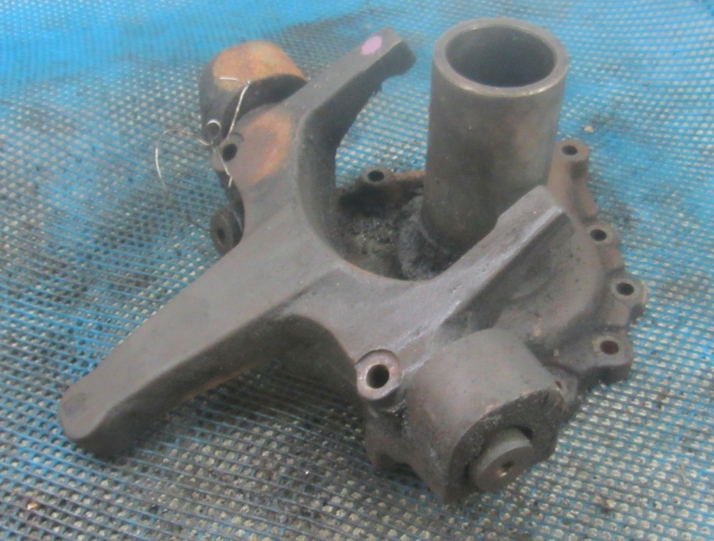 Крышка коробки передач для Renault Kerax 1315402106