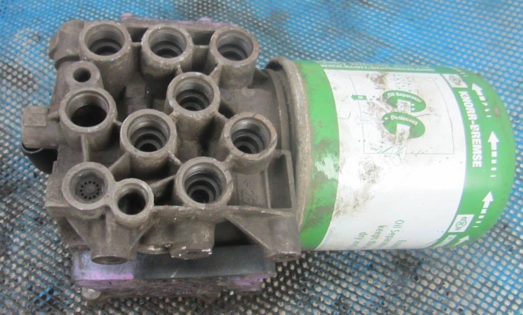 Кран подготовки воздуха АПМ (осушитель) для Renault Magnum DXI 7485013162