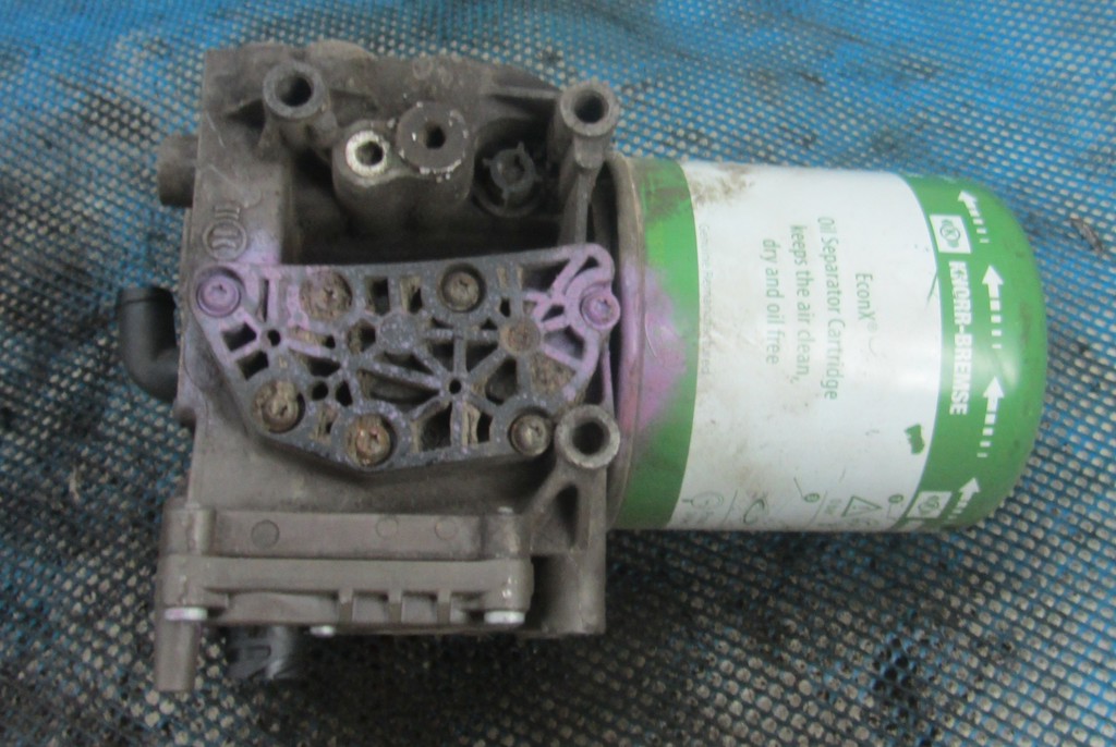Кран подготовки воздуха АПМ (осушитель) для Renault Magnum DXI 7485013162