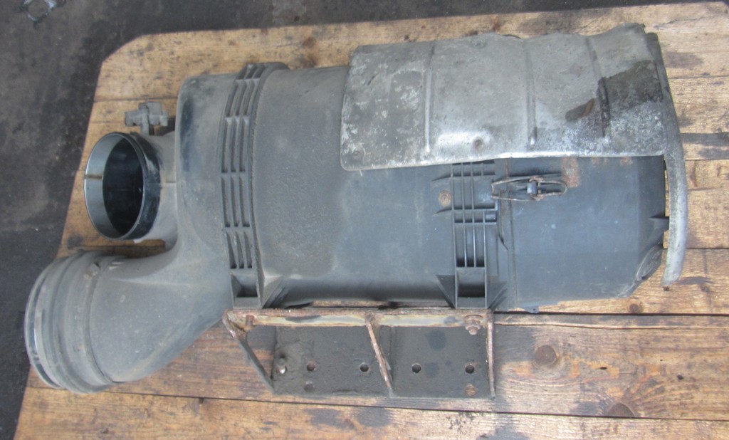 Корпус воздушного фильтра для Mercedes Actros A0180947002