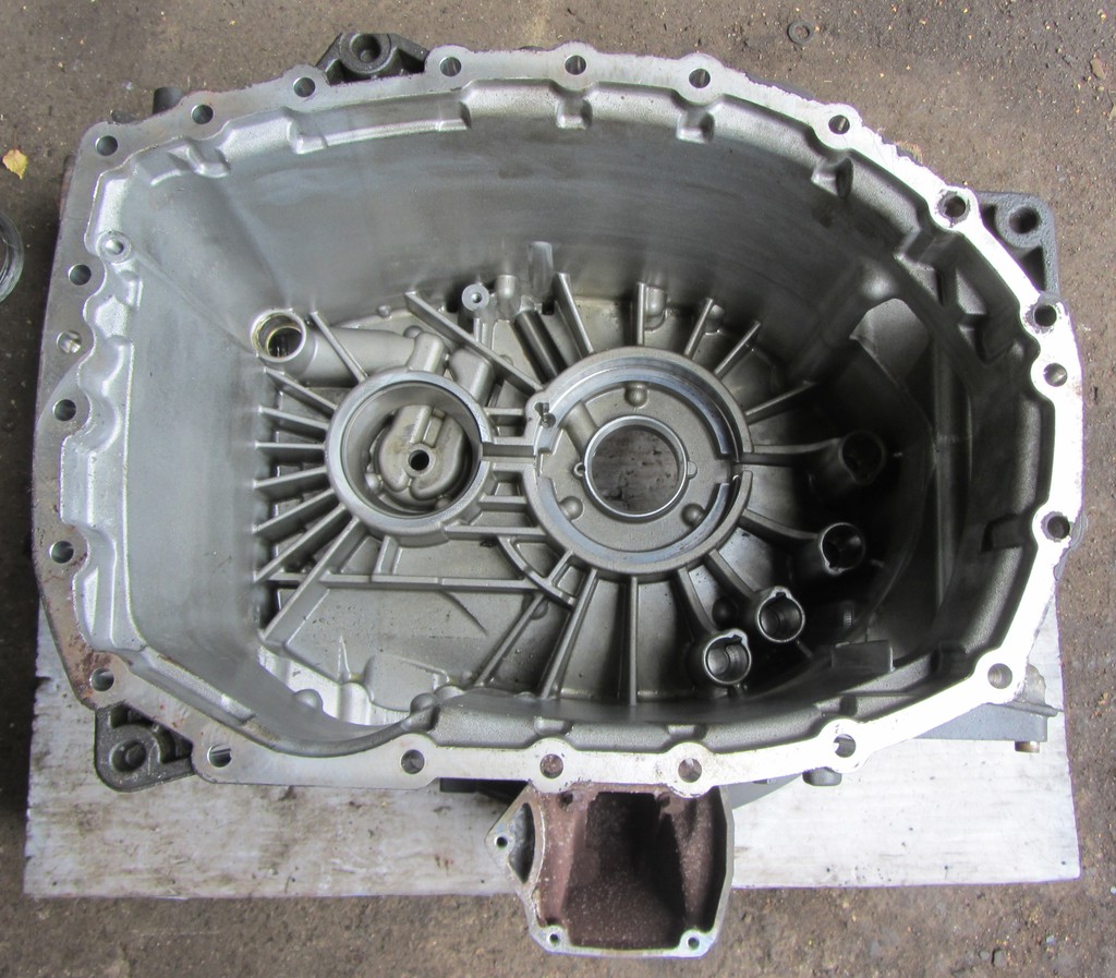 Корпус КПП (колокол) для Scania 6-series 2422161
