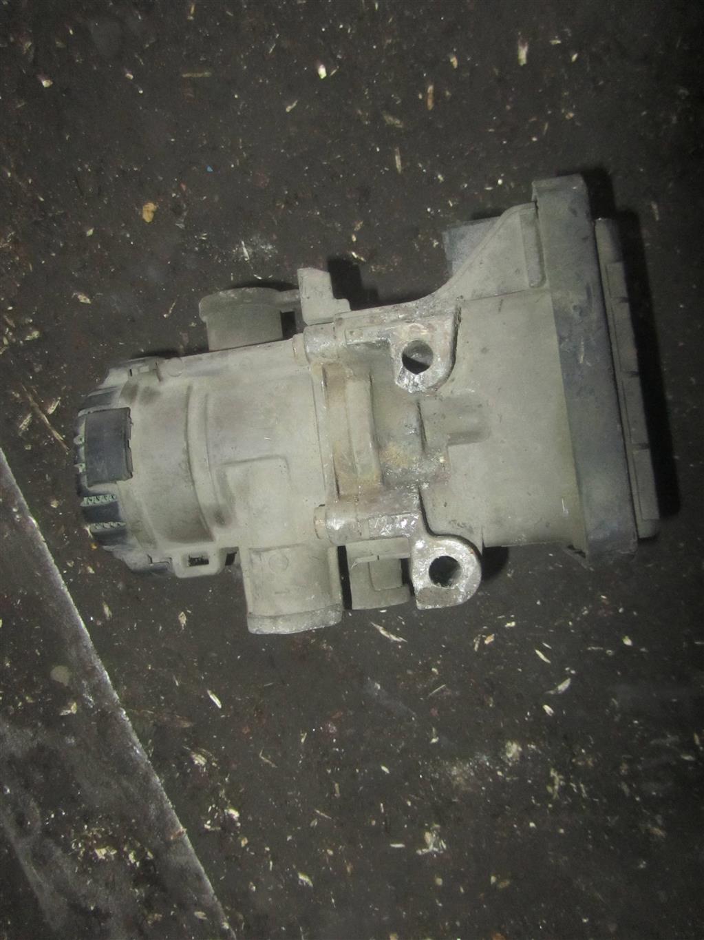 Кран модулятор тормозов передний ebs для Renault Magnum DXI 20828237