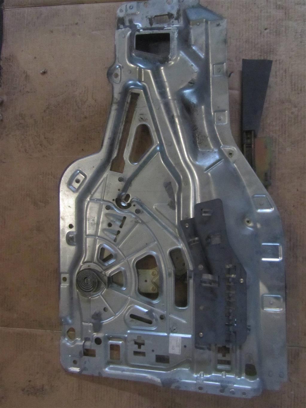 Стеклоподъемник электр. передний правый для MAN Tga 81626456034