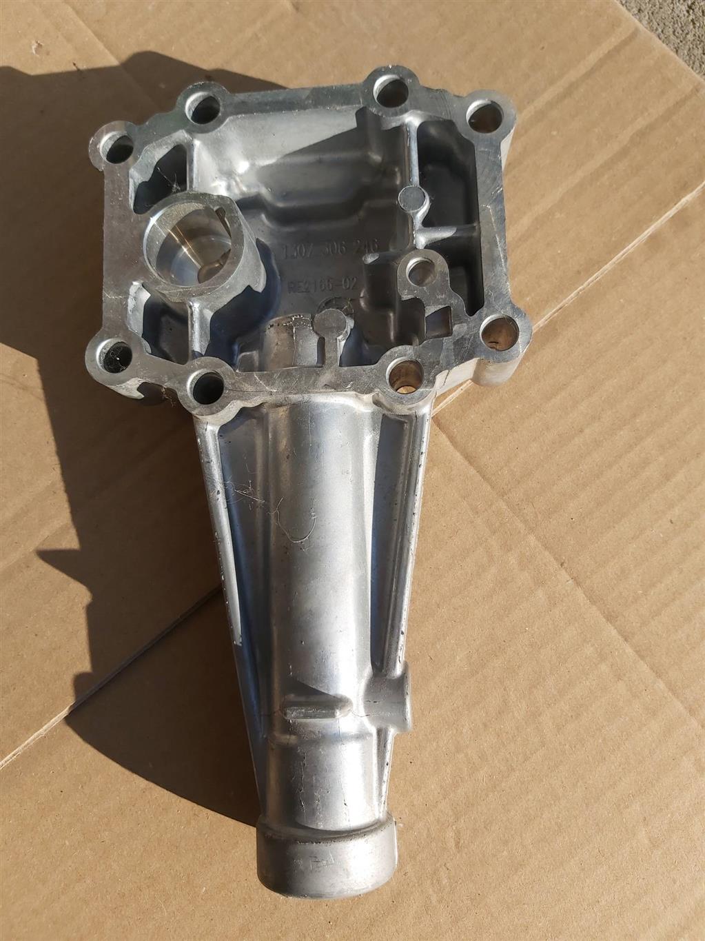 Крышка коробки передач для МАЗ 4370 1307306246