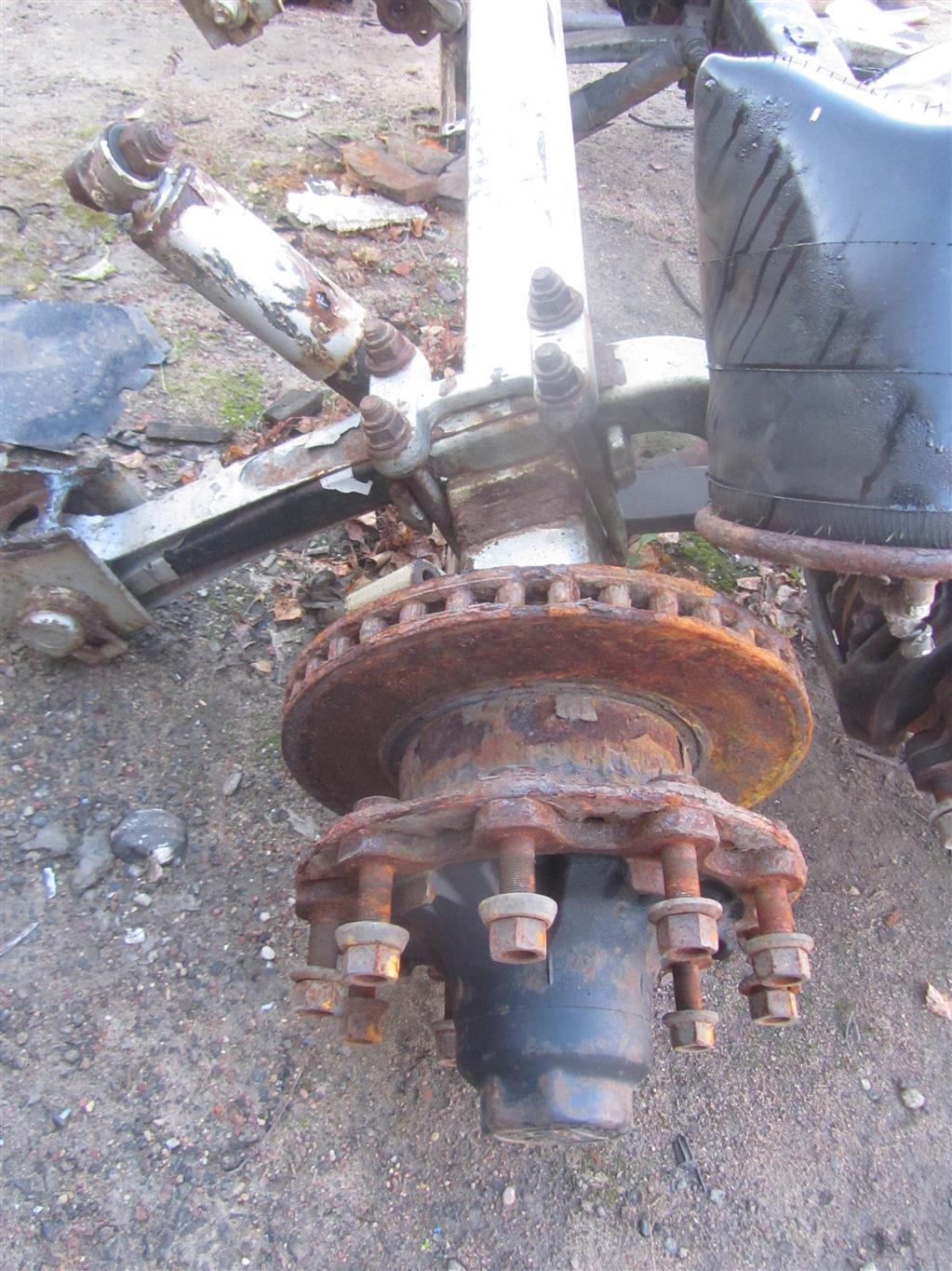 Ось колеса для SCHMITZ sko SHSF 9010 Eco-P