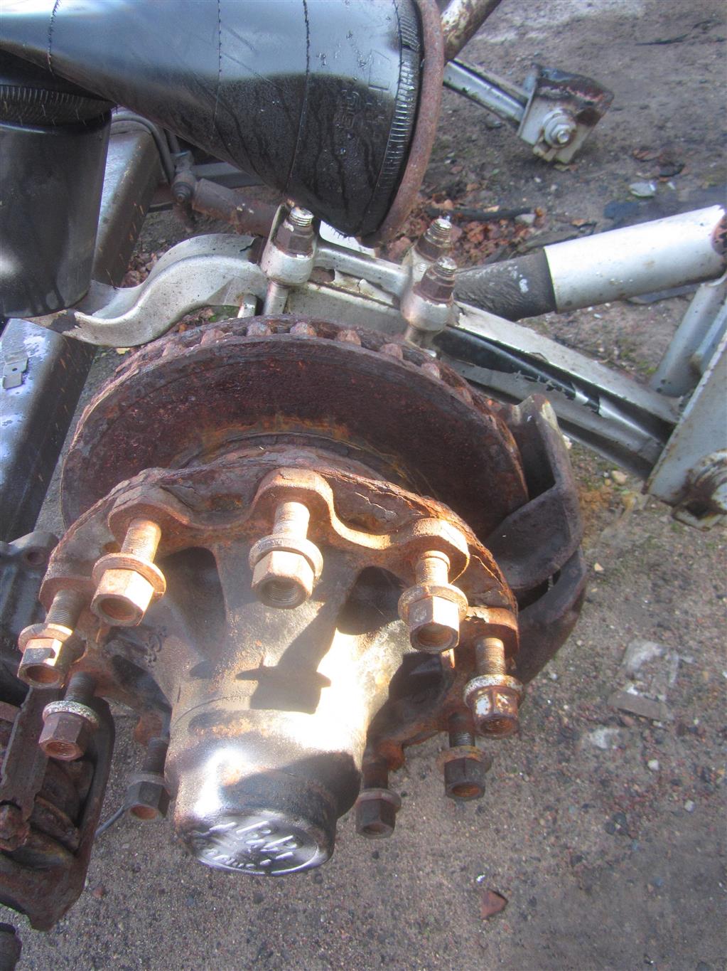 Ось колеса для SCHMITZ sko SHSF 9010 Eco-P