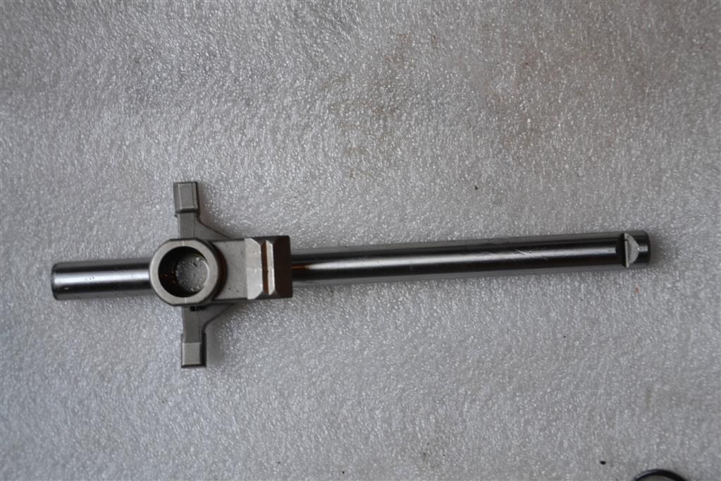 Вилка КПП для МАЗ 4370 1307306262