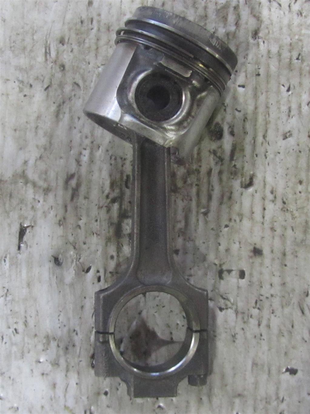 Поршень с шатуном для МАЗ 4370 04501353