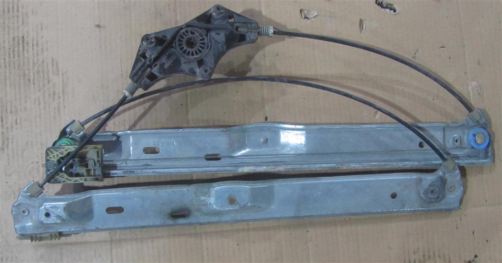 Стеклоподъемник электр. передний правый для Volvo FH4 961151102