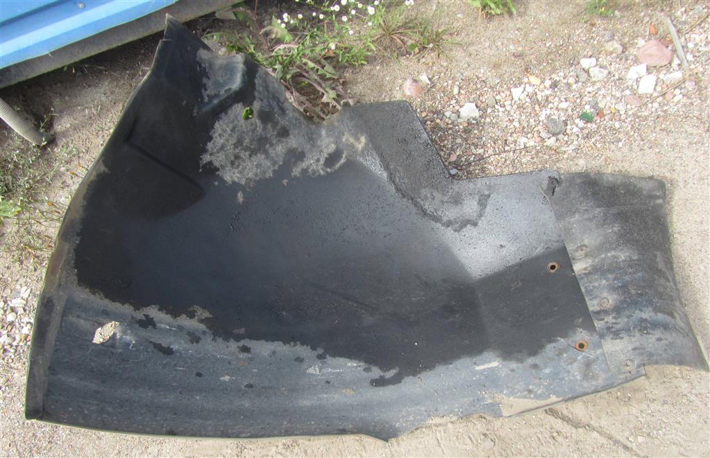 Брызгозащита кабины левая для Renault Magnum Etech 5000938543