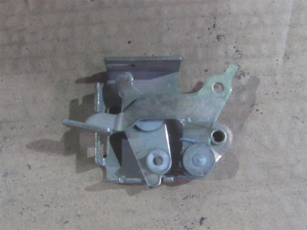 Замок двери передней левой для Mercedes Atego A 9737200135