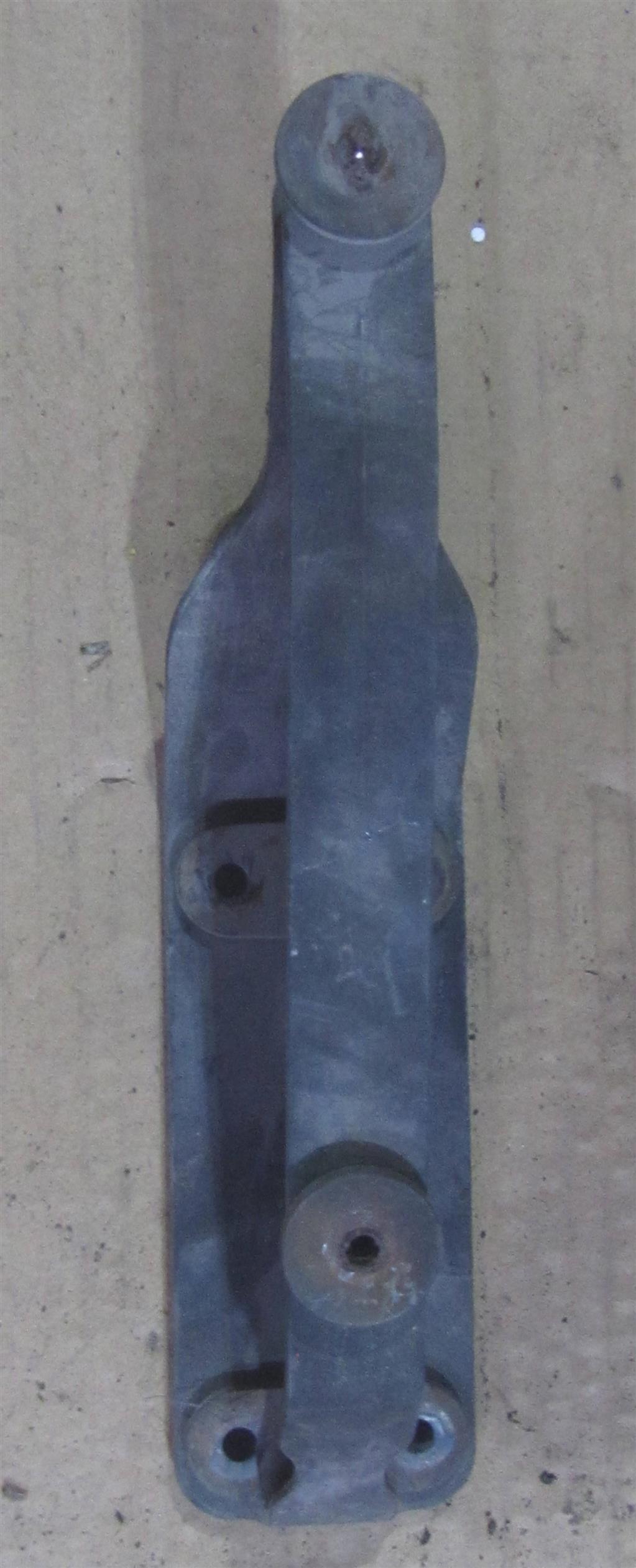 Кронштейн для Mercedes Actros A 9438111414