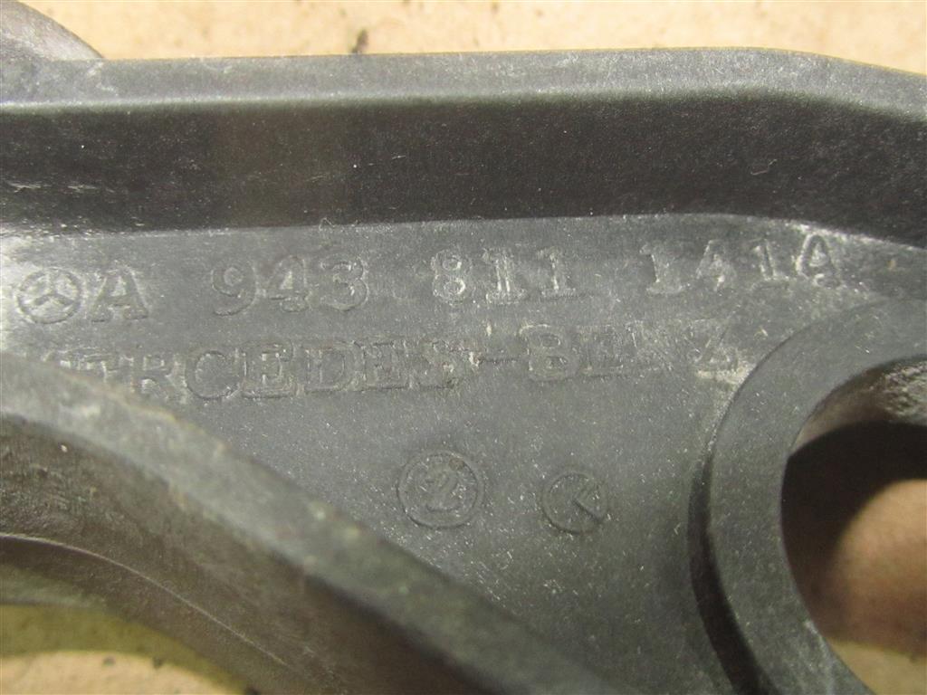 Кронштейн для Mercedes Actros A 9438111414